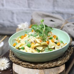 Farfalle mit feiner Parmesan-Kürbisssauce, Erbsen und Zitronenöl