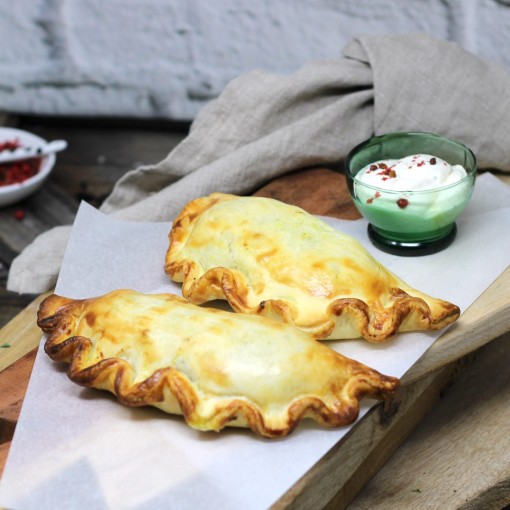 Chicken-Empanadas mit Sour Cream
