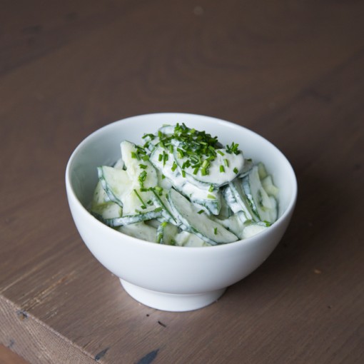 Klassischer Gurkensalat mit Honig-Senfdressing