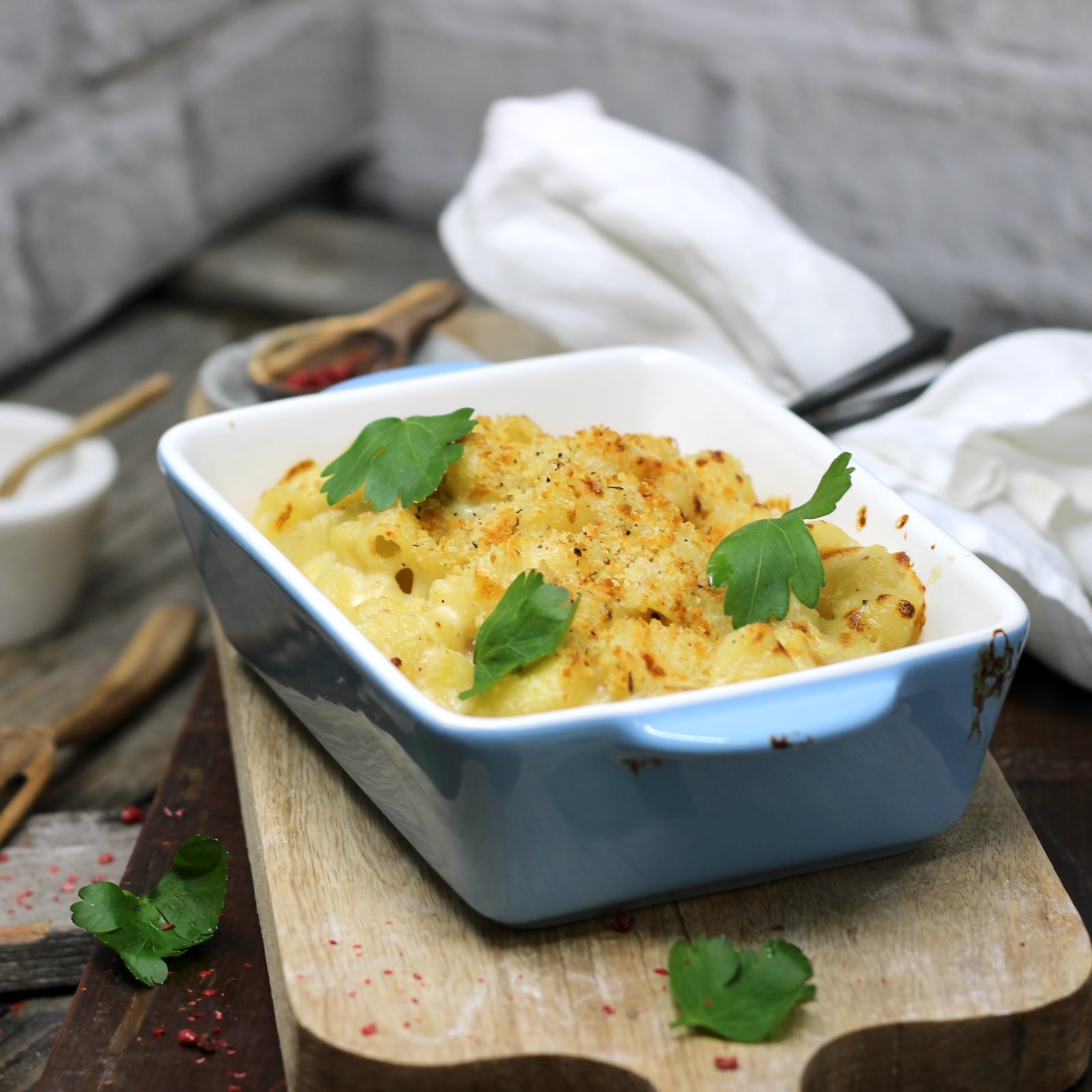 Nudeln mit Tomaten-Basilikumsauce, Fenchel und Mozzarella überbacken ...
