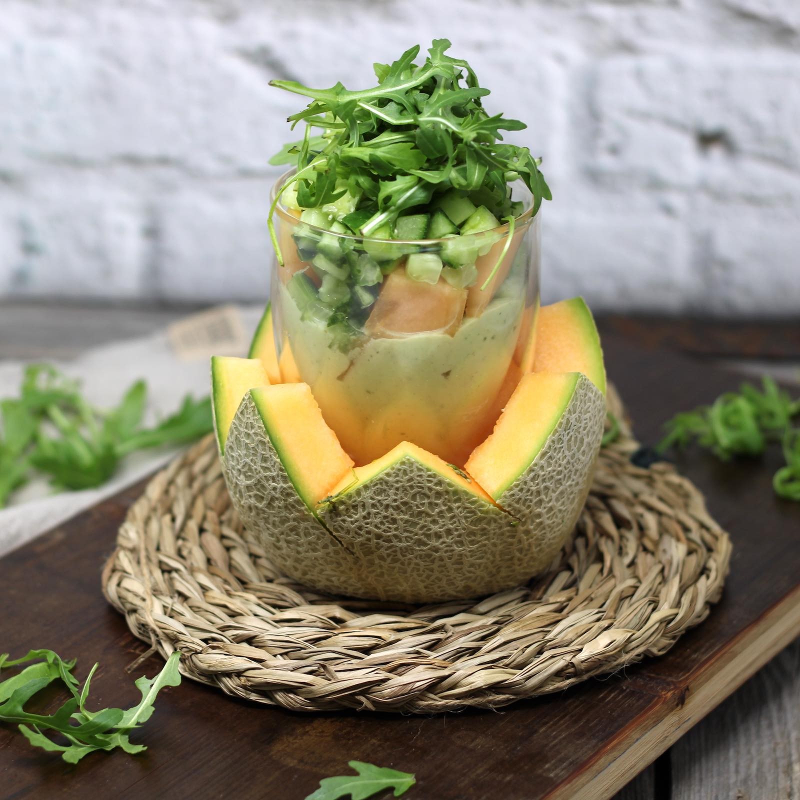Avocado-Melonen-Gurken Salat-Bowl