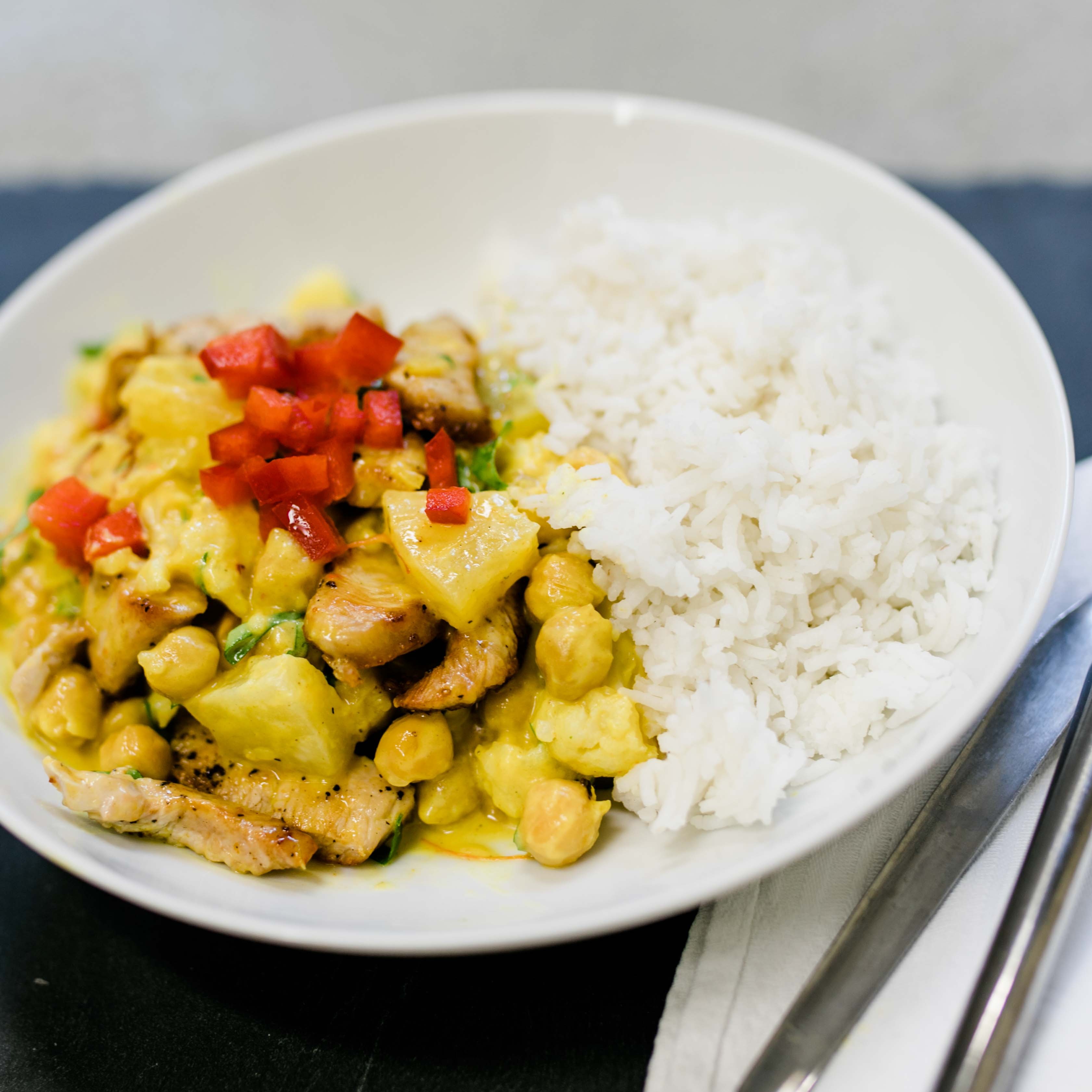 Curry süß-sauer mit Ananas und Hühnerfleisch
