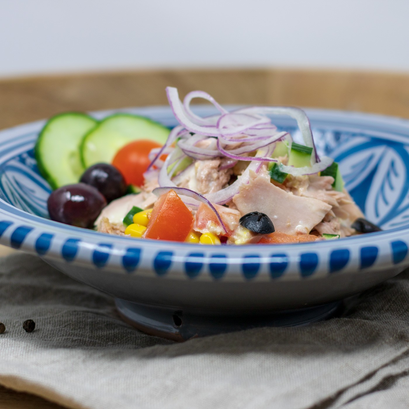 Thunfisch-Salat mit selbst gemachtem Ciabatta