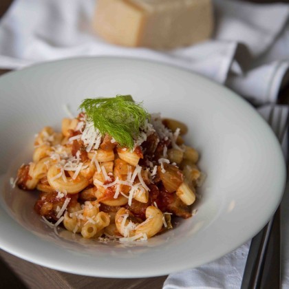 Pipette Rigate mit Rinderfaschiertem und frischem Parmesan