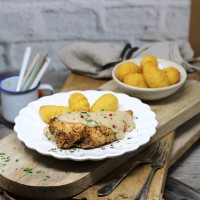Hühnerfilet mit Pfefferrahmsauce und fluffigem Gratin-Auflauf