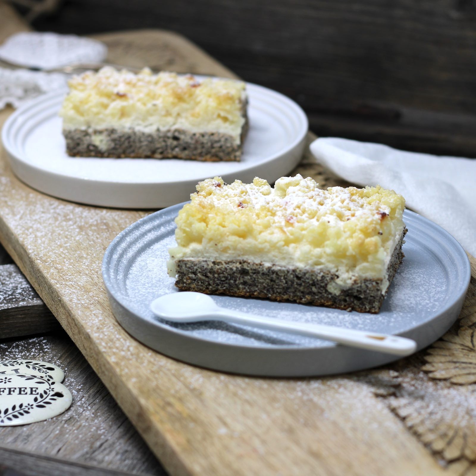 Apfel-Mascarponekuchen mit Mohn und knusprigen Streuseln