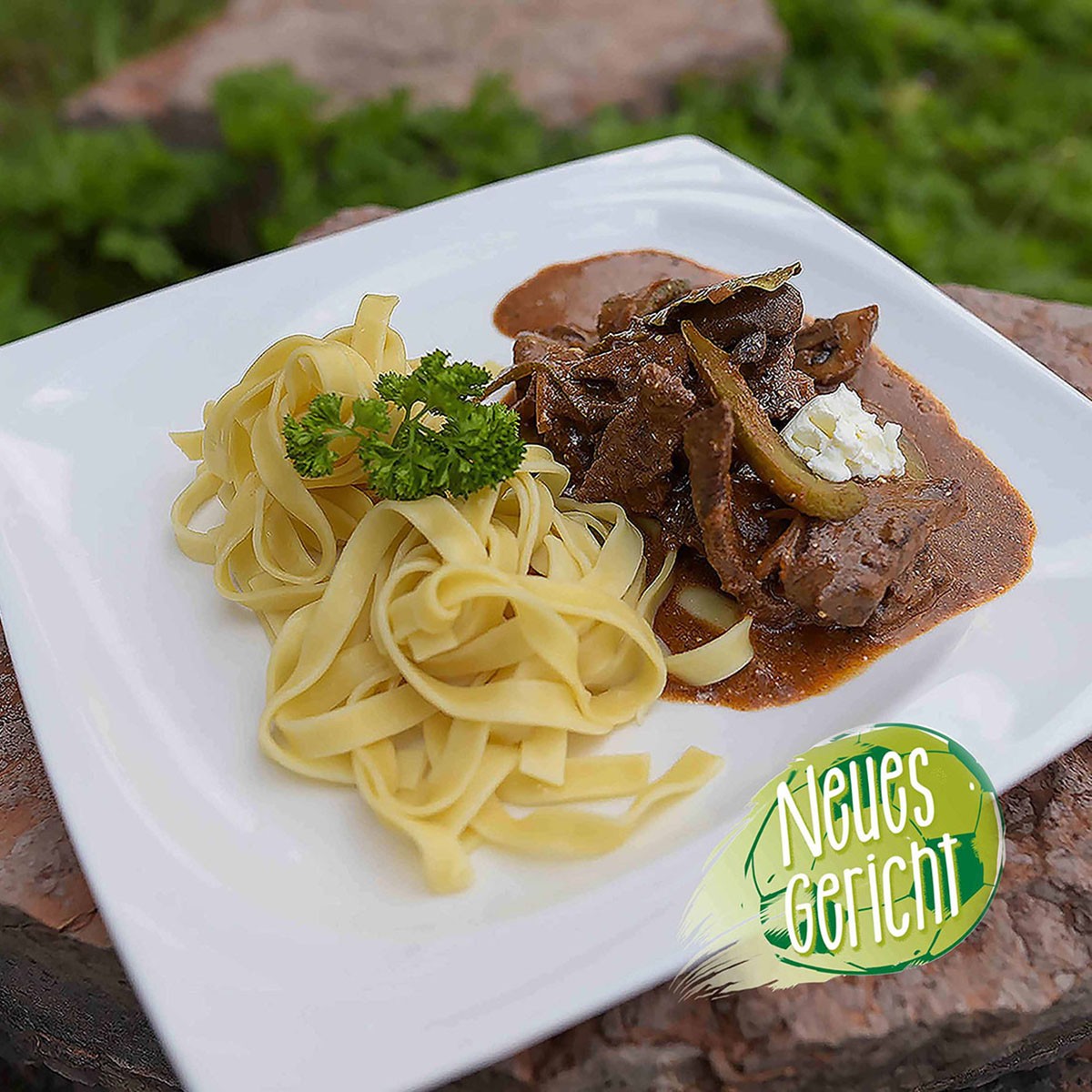 Boeuf Stroganoff mit Tagliatelle