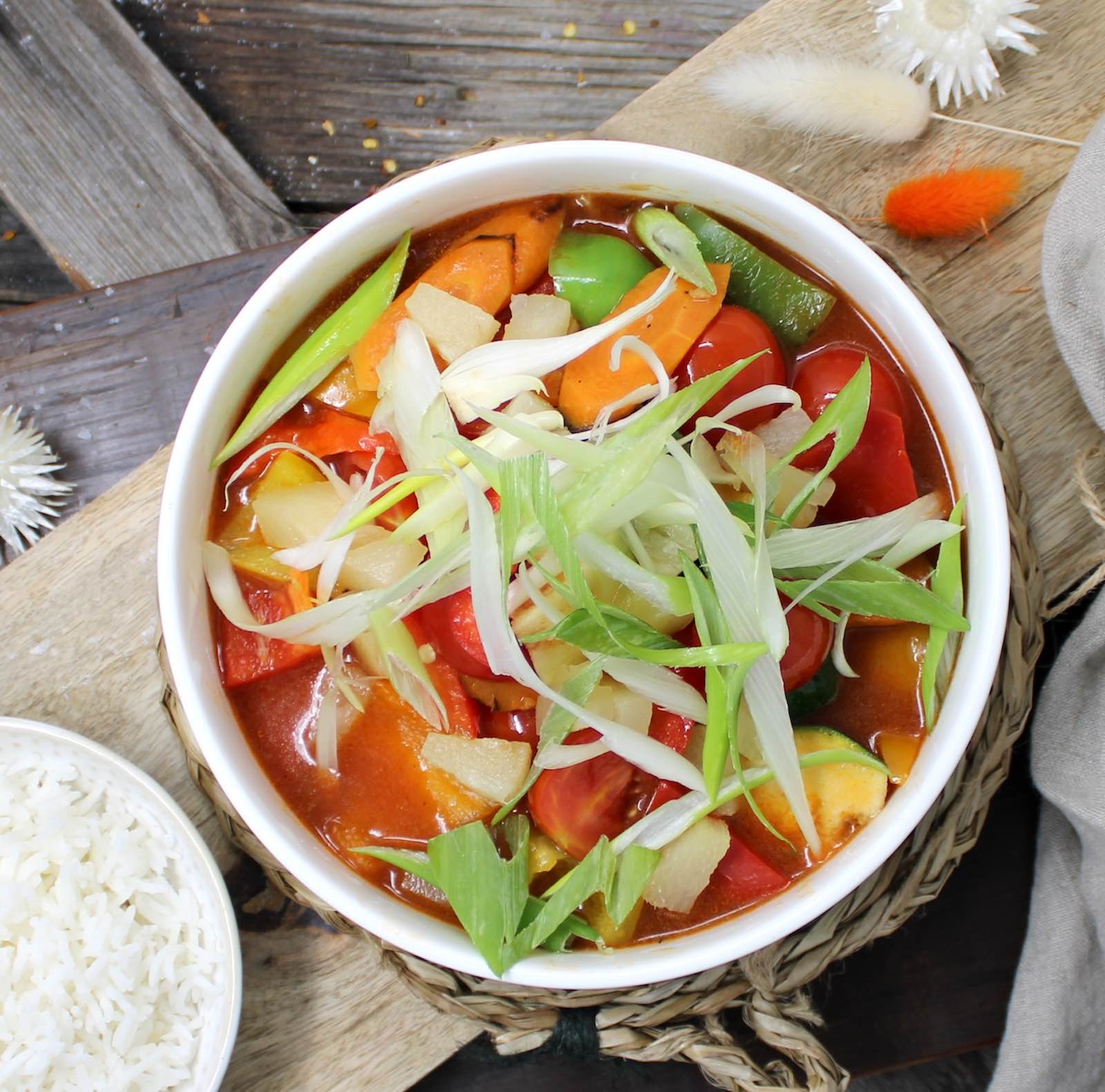 Buntes Wok-Gemüse süß-sauer mit Basmatireis