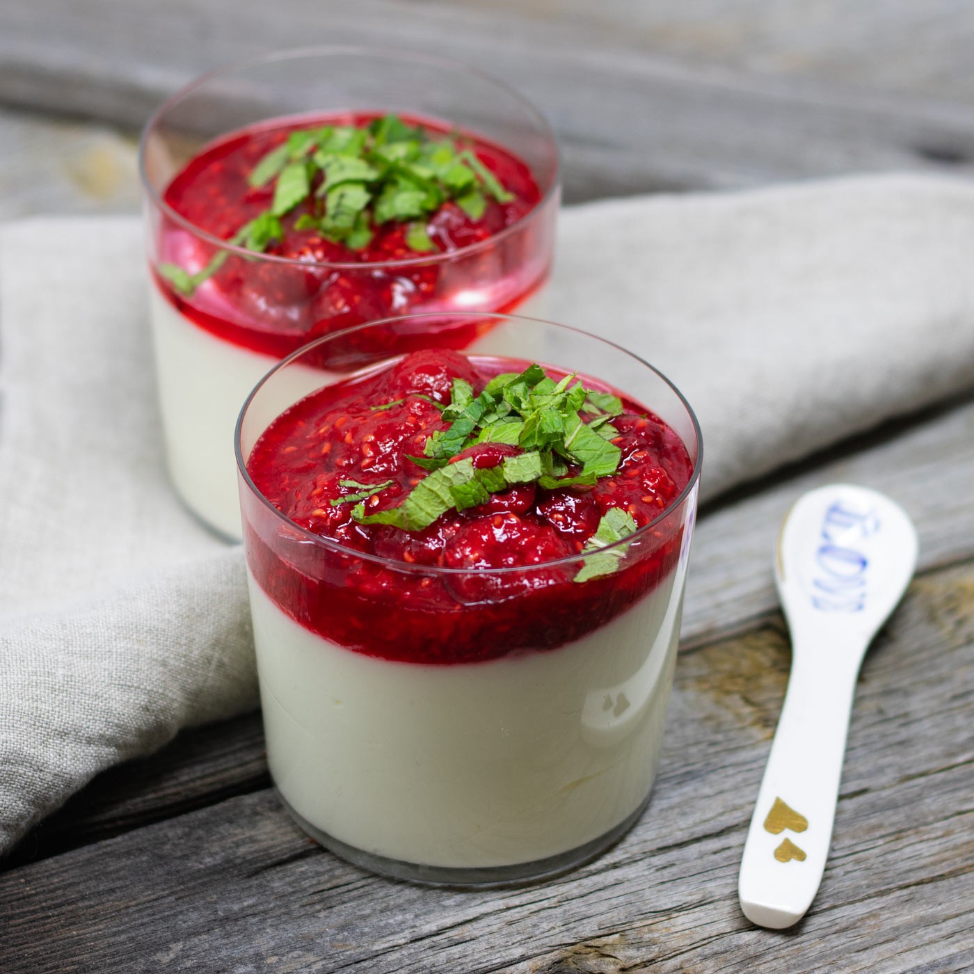Leichte Topfen-Creme mit Waldbeeren